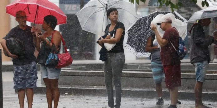 Inmet emite alerta amarelo de chuvas intensas para o sul da Bahia e outras regiões